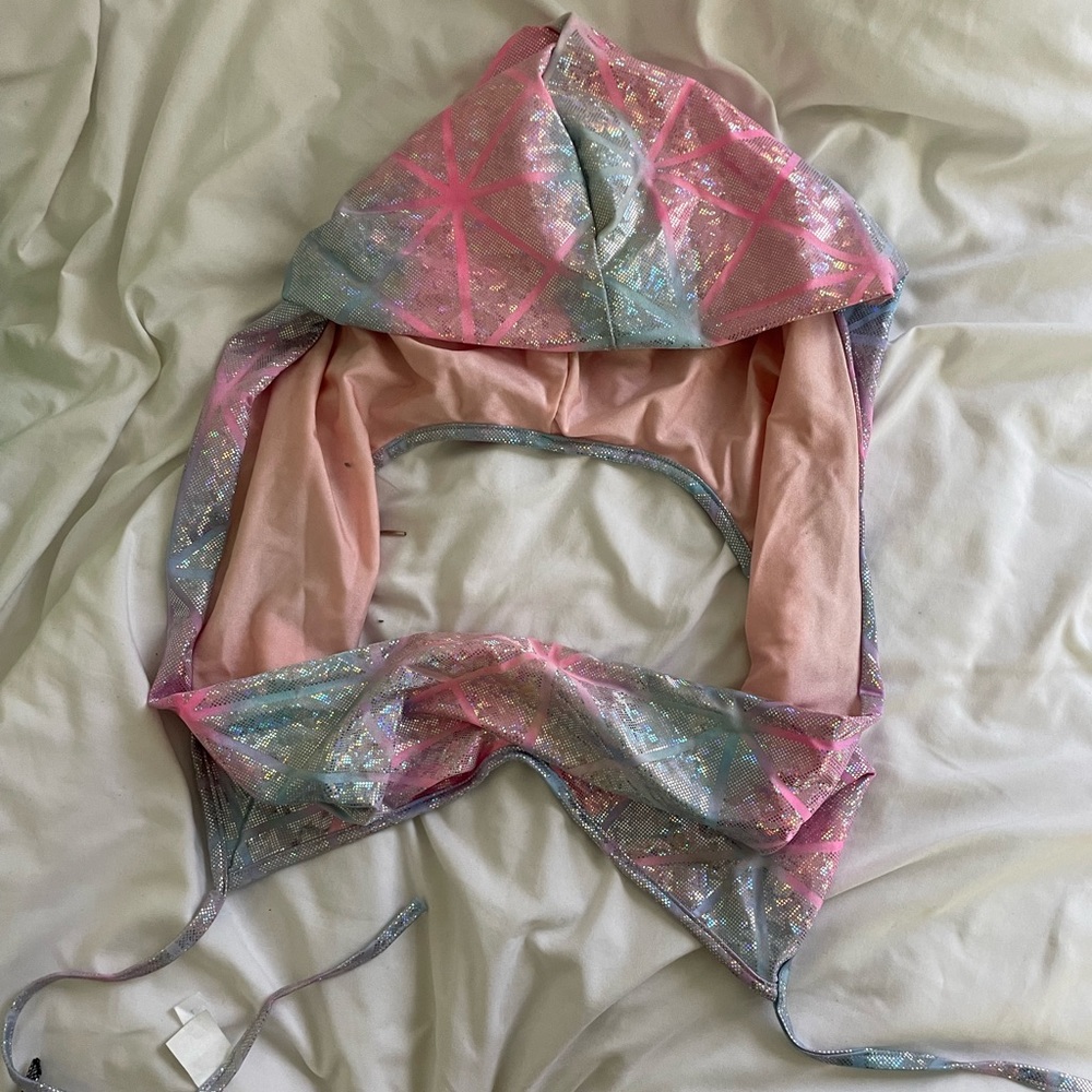 Iheartraves hood